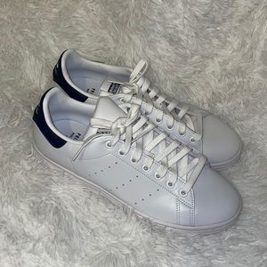 $25 FINAL -Like New Stan smith adidas US 8